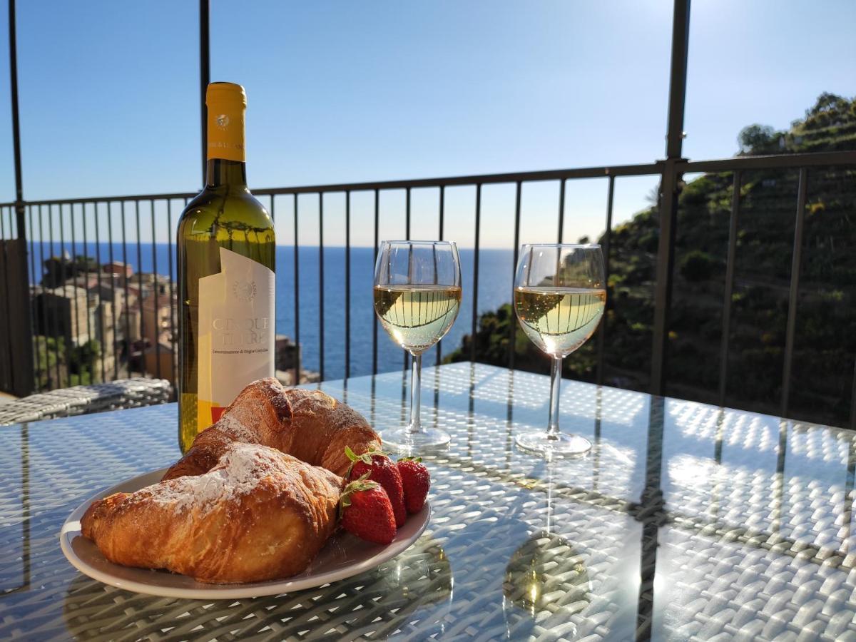 L' Attico Giallo Oro Di Giulia Manarola Kültér fotó