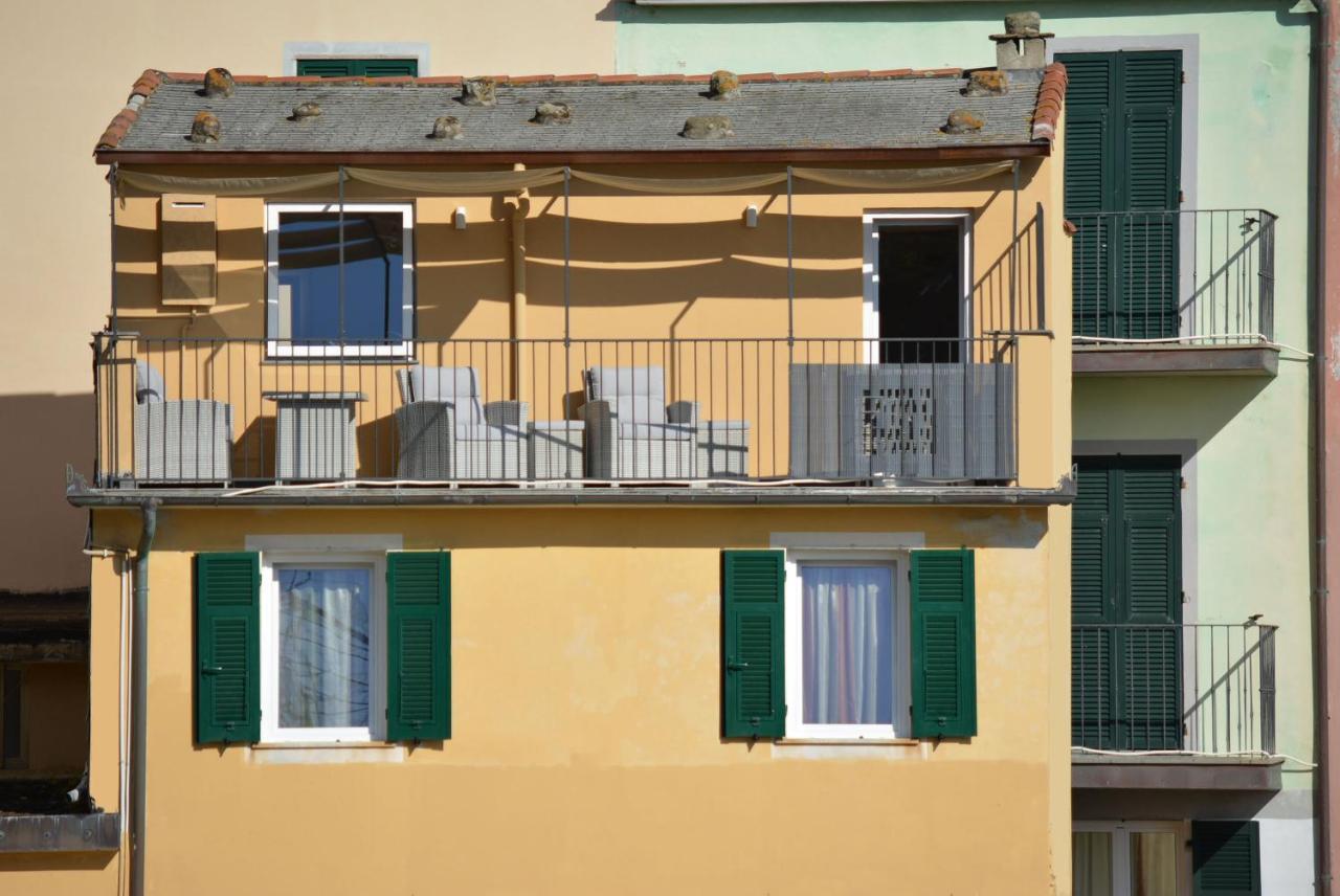 L' Attico Giallo Oro Di Giulia Manarola Kültér fotó